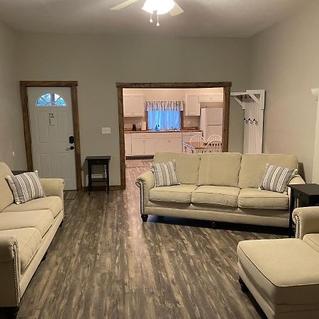 Wabash Modern Farmhouse 3 Bed, 2 Bath Apartment, Sleeps 7, Lots Of Space, Steps To Downtown, Honeywell & Eagles Theater מראה חיצוני תמונה