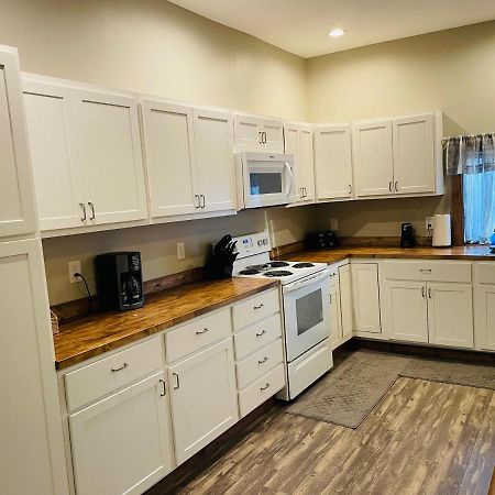 Wabash Modern Farmhouse 3 Bed, 2 Bath Apartment, Sleeps 7, Lots Of Space, Steps To Downtown, Honeywell & Eagles Theater מראה חיצוני תמונה