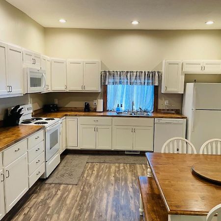 Wabash Modern Farmhouse 3 Bed, 2 Bath Apartment, Sleeps 7, Lots Of Space, Steps To Downtown, Honeywell & Eagles Theater מראה חיצוני תמונה