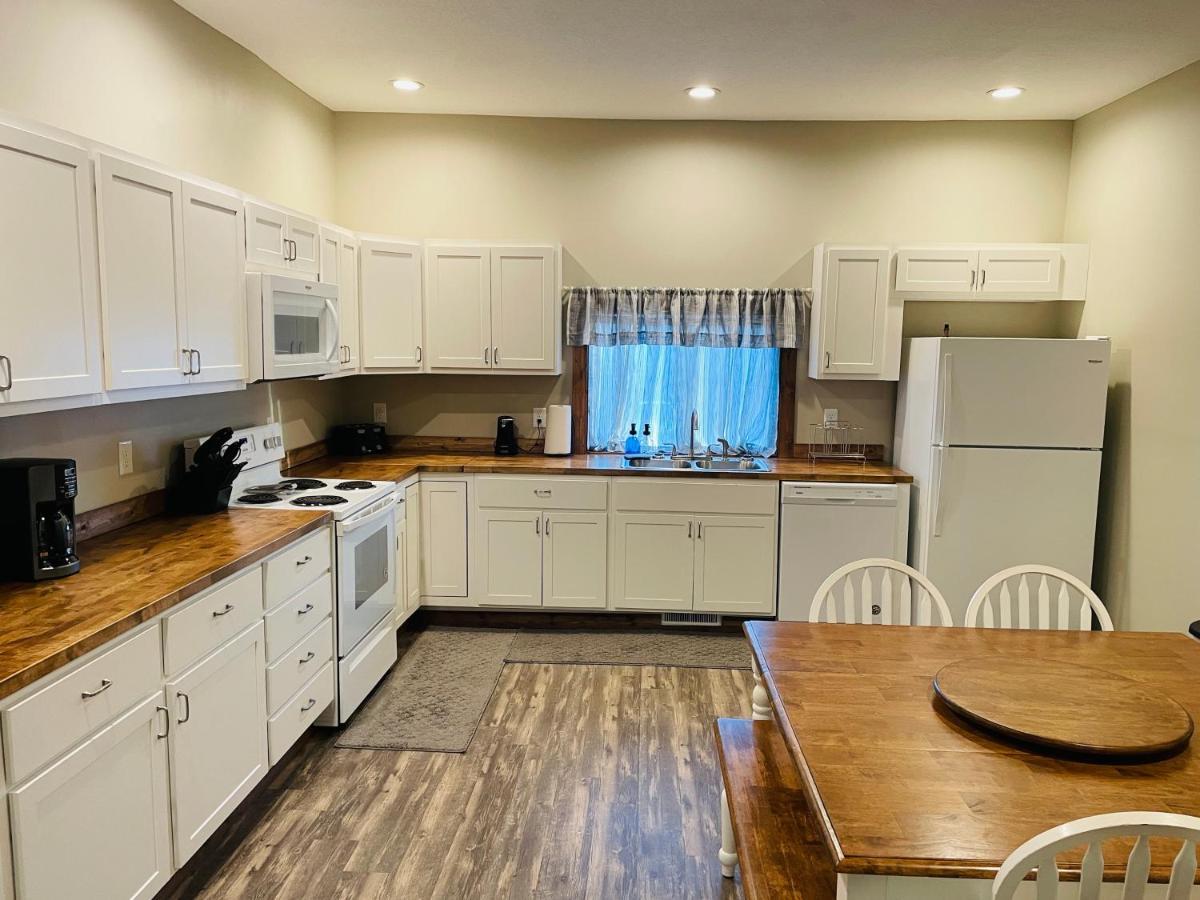 Wabash Modern Farmhouse 3 Bed, 2 Bath Apartment, Sleeps 7, Lots Of Space, Steps To Downtown, Honeywell & Eagles Theater מראה חיצוני תמונה