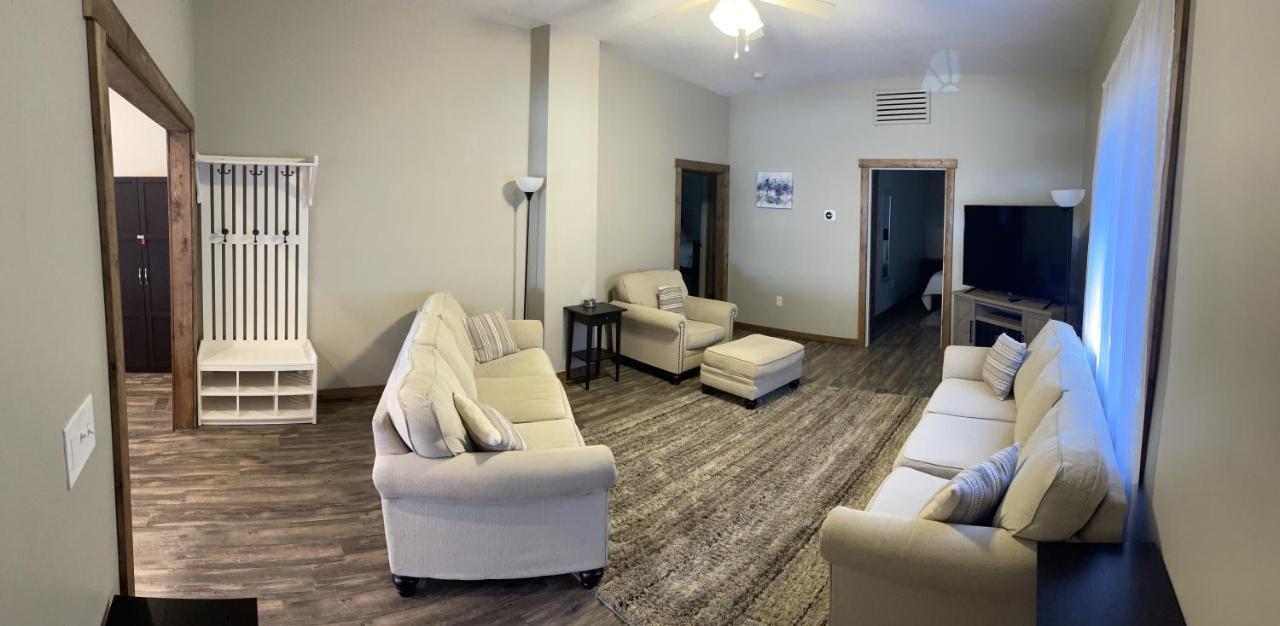 Wabash Modern Farmhouse 3 Bed, 2 Bath Apartment, Sleeps 7, Lots Of Space, Steps To Downtown, Honeywell & Eagles Theater מראה חיצוני תמונה
