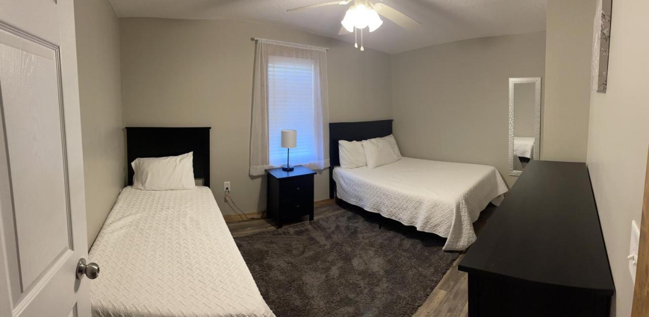 Wabash Modern Farmhouse 3 Bed, 2 Bath Apartment, Sleeps 7, Lots Of Space, Steps To Downtown, Honeywell & Eagles Theater מראה חיצוני תמונה